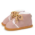 Detailansicht der rosa gefütterten Baby-Lauflernschuhe mit rutschfester Gummisohle. - Neues Rosa