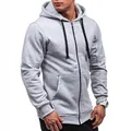 Vue détaillée d'un sweat à capuche gris pour homme avec fermeture éclair et cordons noirs - M / Hauts / Gris clair