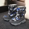 Botas de nieve de camuflaje impermeables para niños con velcro y forro polar cálido - 29 / Camuflaje gris oscuro (BB9965)