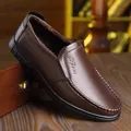 Scarpe invernali casual da uomo in pelle marrone con fodera calda e suola morbida flessibile - 38 / Stile Foderato in Pile / Marrone