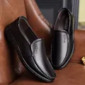Mocassini classici in pelle nera da uomo con suola morbida e comodo design slip-on - 38 / Stile per Tutte le Stagioni / Nero