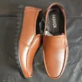 Mocassini casual da uomo in pelle marrone con suola morbida e finitura a grana ruvida - 38 / Stile per Tutte le Stagioni / Giallo