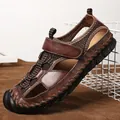 Gedetailleerd zijaanzicht van heren casual bruin leer en mesh gesloten wandelsandalen - 38 / Donkerbruin