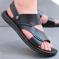 Sandalias de cuero negro para hombre con suela suave antideslizante para verano y playa. - Negro