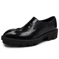 Elegante zwarte heren loafers met krokodillenpatroon en een dikke stevige profielzool - Zwart