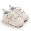 Baskets blanches premier pas pour bébé avec broderie étoile colorée et brides velcro - Blanc