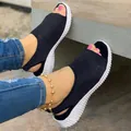 Schwarze Damen-Sandalen aus Fly-Woven-Stoff mit flacher weißer Sohle für den Strand - 36 / Schwarz