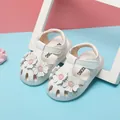 Sandales d'été blanches pour bébés filles avec décorations florales et semelles souples - Beige