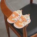 Scarpe da camminata per neonati in rete traspirante con velcro arancione e suola morbida. - Taglia 14/Lunghezza Interna 11.5cm / Scarpe Casual Primi Passi (C22) / Arancione