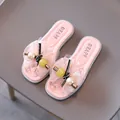 Sandales roses tendance pour filles avec dentelle florale et perles pour l'été - Rose