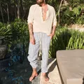 Ανδρικό μπεζ βαμβακερό πουκάμισο henley σε χαλαρή γραμμή σε τροπικό εξωτερικό χώρο - S / Tops / Βερικοκί