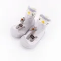 Detailed view of gray cartoon baby walker shoes with soft rubber soles and giraffe doll. - Size 18/19 (11.5cm) / Grey Animal