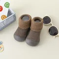 Detailansicht warmer Baby-Schneesocken-Schuhe mit rutschfester Gummisohle - Kaffeebraun