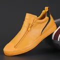 Modische gelbe Leder-Sneaker für Herren mit Frontreißverschluss und flacher Sohle - 38 / Kurkuma