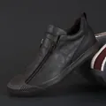 Modische dunkelbraune Herren-Sneaker aus Leder mit Reißverschluss und Zehenkappe - 38 / Kaffeebraun