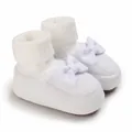 Chaussons de bébé blancs tricotés avec nœud décoratif pour nourrissons de zéro à un an - Blanc