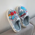 Warme Kinder Winterhausschuhe mit Dinosaurier, blauem Plüschfutter und rutschfester Gummisohle - Größe 200 (Innenlänge 18.5cm) / Grau
