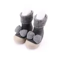 Vista dettagliata di scarpe calzino neonato grigie con fiocco a scacchi e pile caldo. - Taglia 18/19 (Lunghezza Interna 11.5cm) / Grigio