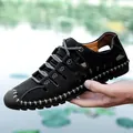 Sandali casual in pelle fatti a mano neri traspiranti per uomo outdoor e relax - 38 / Nero