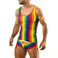 Lebhaftes regenbogengestreiftes Set aus Tanktop und Boxer-Slips für Herren - M / Oberteil Und Unterteil / Regenbogen