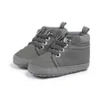 Bequeme graue Baby-Lauflernschuhe mit weicher Sohle, rutschfestem Griff und Schnürung - 12cm / Dunkelgrau