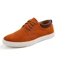Stilvolle Herren-Herbstschuhe aus orangefarbenem Wildleder mit weißer Gummisohle - Camel