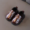 Scarpe in pelle trapuntata per bambini con morsetto dorato e fodera in pile calda - Borgogna