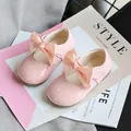 Mädchenschuhe aus rosa Lackleder mit großen Satinschleifen Prinzessin - Rosa