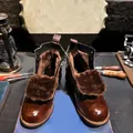 Detalle de botas de moto de cuero retro con forro de piel sintética marrón para el invierno. - 38 / Estilo Forro de Felpa (6079) / Marrón