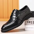 Zapatos de cuero negro perforado para hombre, estilo casual de negocios, suela blanda. - 38 / Negro