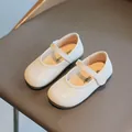 Klassische weiße Mary Jane Schuhe für Kleinkinder mit weicher Sohle und Klettverschluss - Beige
