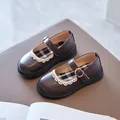 Classic brown girls' Mary Jane leather shoes with delicate white lace trim and buckle strap - Size 21 / Inner Length 13.5cm / Brown