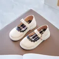Elegant cream girls Mary Jane shoes with black lace trim and plaid insole detail - Size 21 / Inner Length 13.5cm / Beige