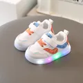 Zapatillas blancas para niños con suelas de luces LED de colores y cordones naranjas - Azul