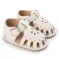 Sandales d'été souples pour bébé avec des fleurs découpées et bride réglable - Blanc