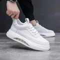 Elegantes zapatillas blancas de hombre con suela de aire transpirable para primavera - Blanco