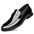 Eleganti mocassini da uomo in vernice nera con finitura lucida e pratico design slip-on - 38 / Nero