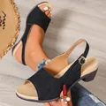Elegante zwarte dames sandalen met open teen, suède textuur en comfortabele blokhakken - 36 / Zwart