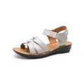 Elegantes sandalias planas de cuero blanco para mujer con detalles de pedrería y velcro - Beige