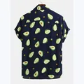 Rückansicht des dunkelblauen Kurzarmhemdes mit einem fröhlichen Avocado-Allover-Print - Marineblau