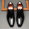 Κλασικά μαύρα ανδρικά δερμάτινα slip-on παπούτσια με τετράγωνη μύτη - Μαύρο