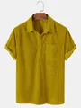 Dettaglio polo casual da uomo in velluto a coste giallo senape con taschino - Taglia S / Top / Giallo
