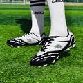 Professionelle schwarz-weiße Fußballschuhe mit Stollen für Jugendtraining auf Rasen - 35 / Lange Stollen Stil (26030) / Schwarz Weiß