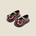 Elegant burgundy patent leather toddler girls Mary Jane shoes with pearl strap and bow detail - Size 15 (Inner Length 11.5cm) / Burgundy