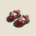 Dunkelrote Lackleder-Mary Jane Schuhe für Kleinkinder mit Blumendetail und weicher Sohle - Größe 15 / 11,5cm Innen / Prinzessin Lauflernschuhe (30MBX6887) / Burgunderrot