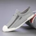 Graue atmungsaktive Mesh-Freizeitschuhe für Herren mit Reißverschluss und weißer Sohle - 38 / Grau