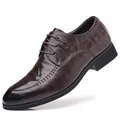 Zapatos de vestir clásicos de piel de oveja marrón oscuro para hombre con punta fina - 38 / Marrón Oscuro