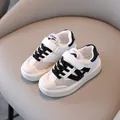 Zapatillas deportivas de malla transpirable para niños en blanco y negro con suela - Negro
