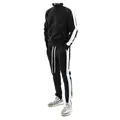Vue latérale d'un survêtement de sport noir pour homme avec larges bandes blanches - Noir