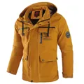 Vooraanzicht van een mosterdgele heren outdoor parka met capuchon en diverse zakken - 5XL(95-105KG) / Tops / Klassiek 2889 Geel